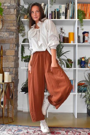 Arbi Needlecord Relaxed Barrel Pant Chestnut